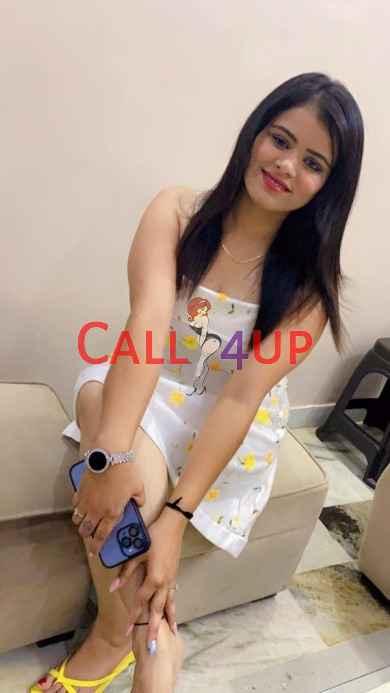 Myself Kavya VIP low price best genuine and trustable call girl service in  safe e 8923