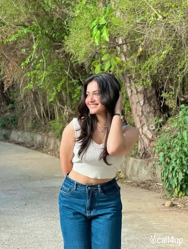 Husn 366275